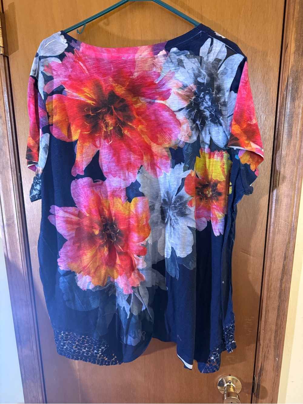 Time and Tru Navy V-Neck Tee with Pink and Orange Floral Print - Picture 8 of 8